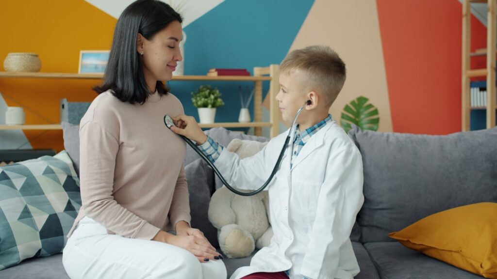 Zmiany w ochronie zdrowia dzieci: nowe wytyczne i programy 87 Photo healthcare children